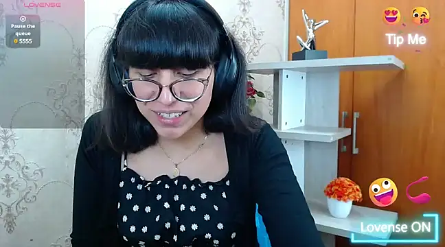 Snapshot of Nataly_Cloud chatting on December 22, 3:44 pm Nataly Cloud online show from December 22, 3:44 pm