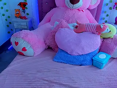 dulcevegga online show from March 22, 6:44 pm