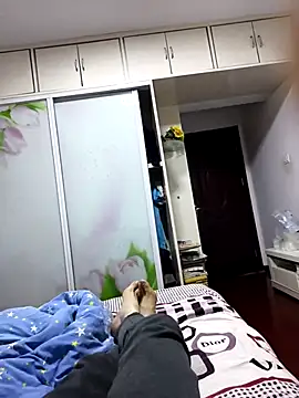 huzi518 online show from February 24, 2:15 pm