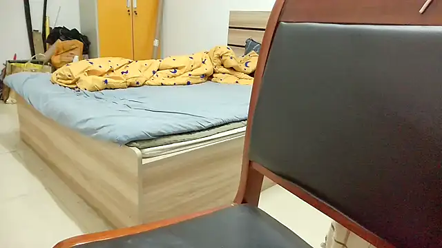 huzi518 online show from October 11, 2:15 pm