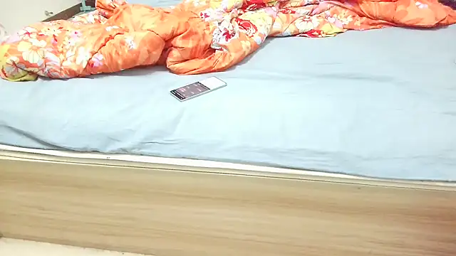 huzi518 online show from December 20, 1:02 am