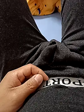 huzi518 online show from April 1, 3:31 pm