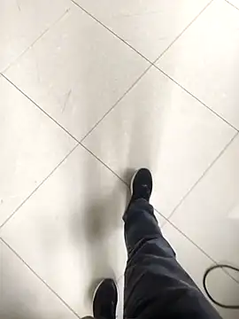 huzi518 online show from April 7, 8:04 am