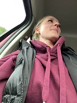 Snapshot of godspot_ chatting on September 24, 3:48 pm godspot online show from September 24, 3:48 pm