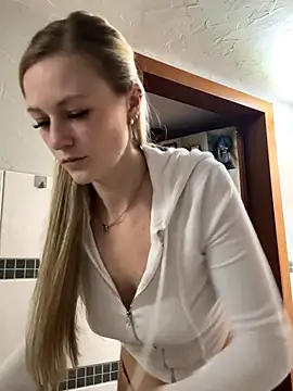 Snapshot of godspot_ chatting on November 1, 3:36 pm godspot online show from November 1, 3:36 pm