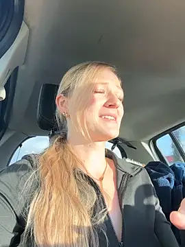 Snapshot of godspot_ chatting on November 2, 2:41 pm godspot online show from November 2, 2:41 pm