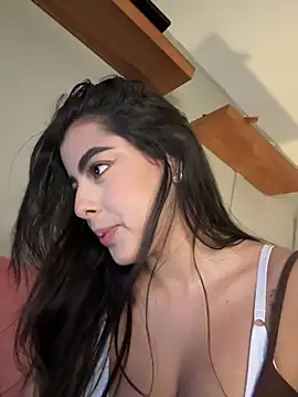Snapshot of DakotaShelby chatting on May 22, 11:21 pm DakotaShelby online show from May 22, 11:21 pm