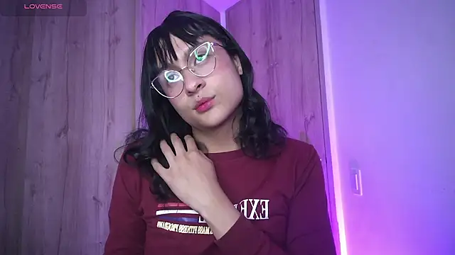 Snapshot of Kiitygirl chatting on January 5, 6:02 pm Kiitygirl online show from January 5, 6:02 pm