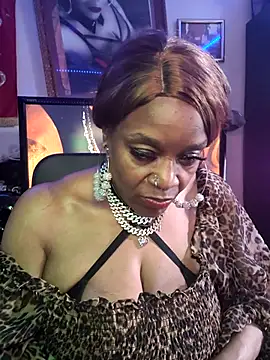 Snapshot of MadamBlingbox chatting on March 16, 5:17 pm MadamBlingbox online show from March 16, 5:17 pm