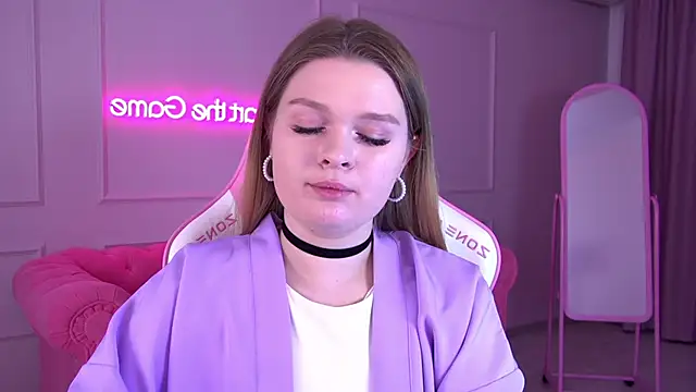 CrystalLyons online show from January 30, 3:40 pm