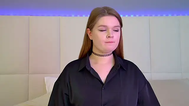 CrystalLyons online show from March 4, 4:09 pm