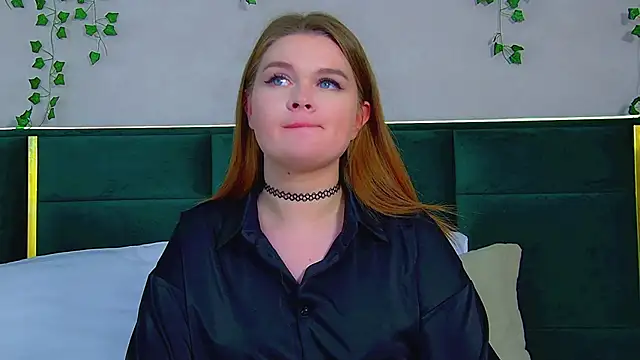 CrystalLyons online show from March 12, 9:13 pm