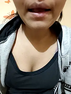 Snapshot of Sanaya_7 chatting on December 5, 11:49 am Sanaya 7 online show from December 5, 11:49 am