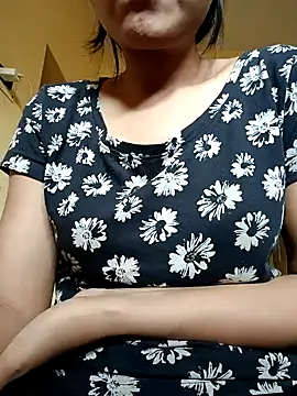 Snapshot of Sanaya_7 chatting on February 4, 8:13 am Sanaya 7 online show from February 4, 8:13 am