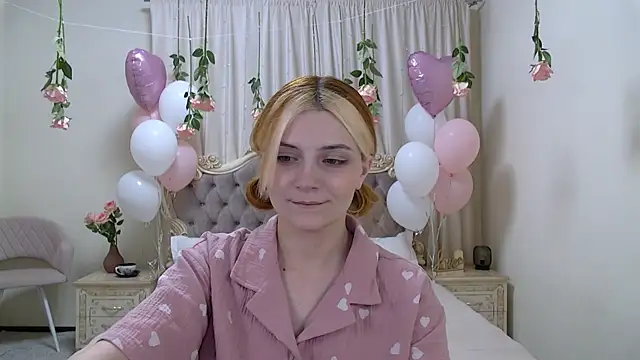 KellyStone online show from February 18, 8:36 pm