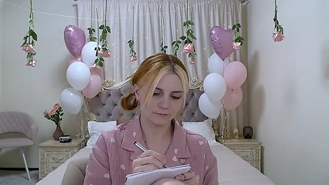 KellyStone online show from February 19, 2:44 am