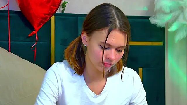 PollyLanders online show from February 11, 1:10 am