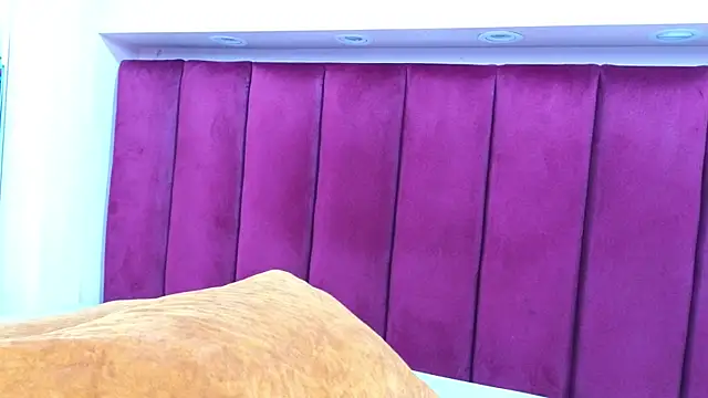 JESSYCORTES online show from March 17, 2:34 pm