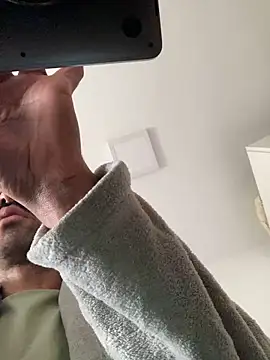 Lucascacaca online show from March 4, 12:22 pm