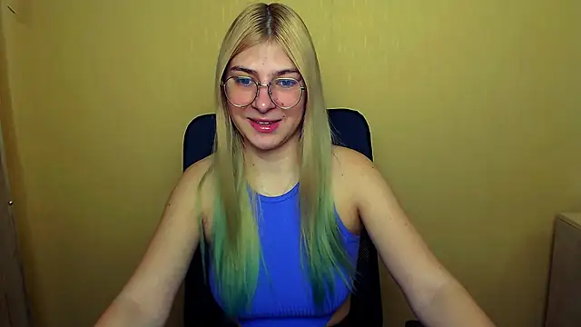 Snapshot of Luna_Lush_ chatting on February 6, 9:22 am Luna Lush online show from February 6, 9:22 am