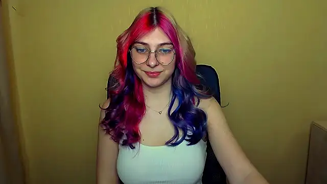 Snapshot of Luna_Lush_ chatting on March 8, 8:00 am Luna Lush online show from March 8, 8:00 am