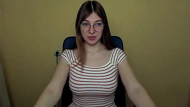 Luna Lush  online show from April 17, 9:23 am