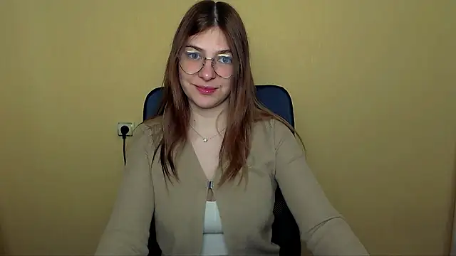 Snapshot of Luna_Lush_ chatting on May 5, 9:50 am Luna Lush online show from May 5, 9:50 am