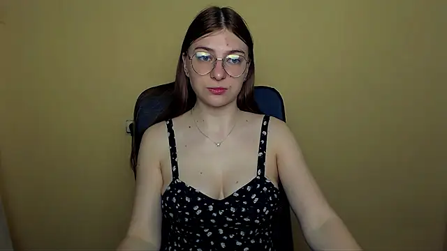 Snapshot of Luna_Lush_ chatting on May 21, 8:43 am Luna Lush online show from May 21, 8:43 am