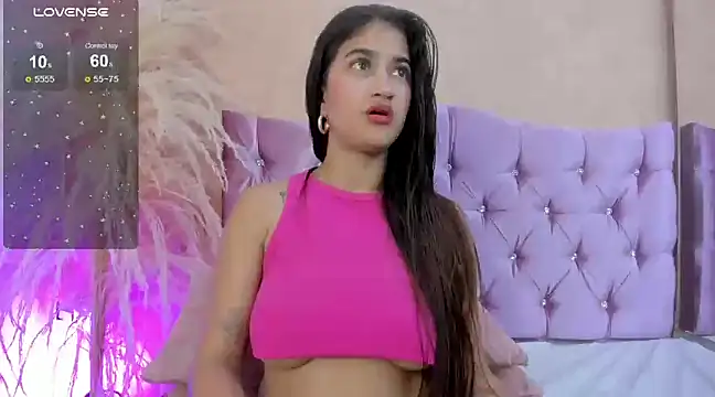 Snapshot of MIIAHERNANDEZ chatting on January 8, 10:48 pm MIIAHERNANDEZ online show from January 8, 10:48 pm