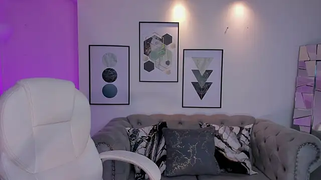 Snapshot of Shantaall_ chatting on February 25, 10:39 pm Shantaall online show from February 25, 10:39 pm