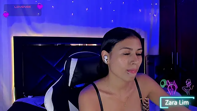 ZaraLim online show from December 3, 9:02 pm