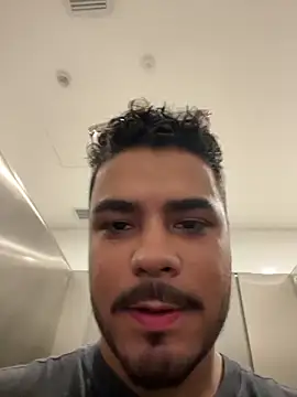 thiagowes online show from April 9, 11:54 pm