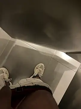 thiagowes online show from April 11, 6:01 pm