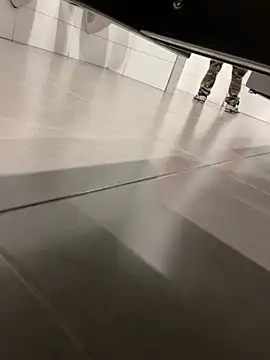 thiagowes online show from April 21, 6:23 pm