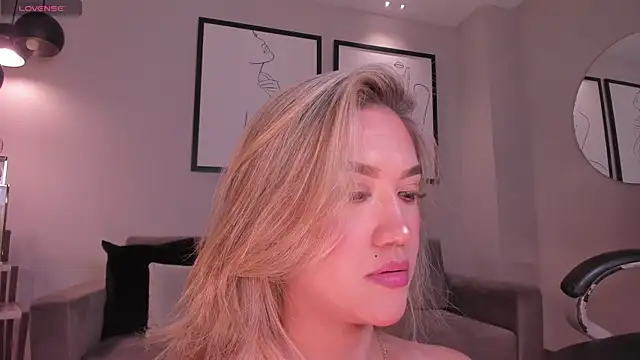 RebeccaHudson online show from January 15, 7:50 pm