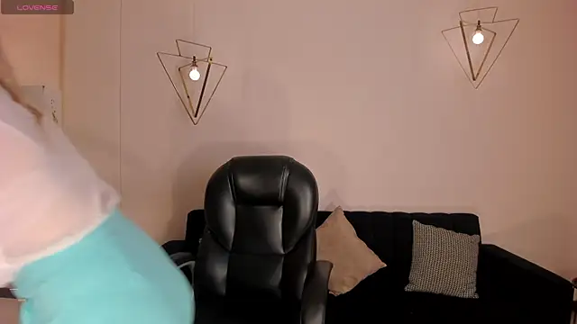 RebeccaHudson online show from February 12, 7:09 pm