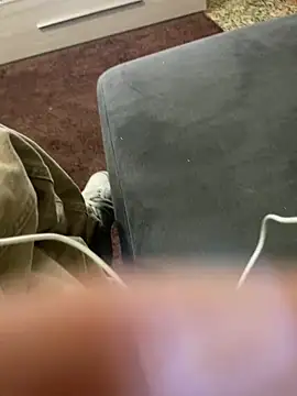 Babyj9898 online show from April 5, 7:00 pm