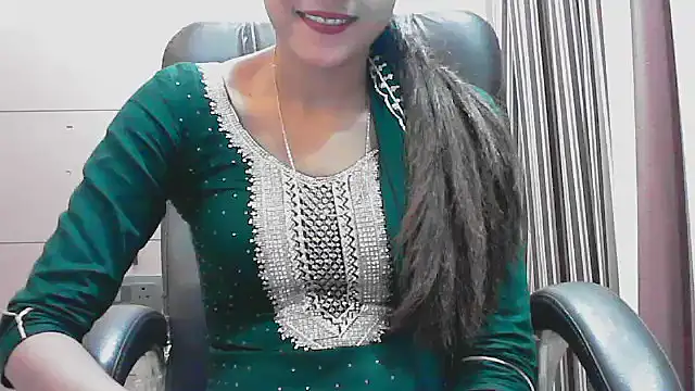 Snapshot of collage_hoty chatting on October 13, 4:51 pm collage hoty online show from October 13, 4:51 pm