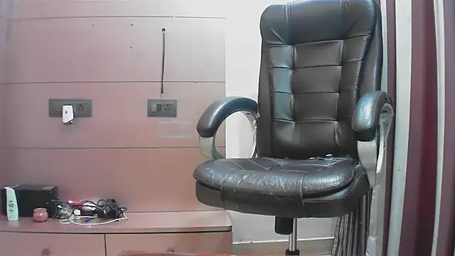 Snapshot of collage_hoty chatting on November 15, 4:47 pm collage hoty online show from November 15, 4:47 pm