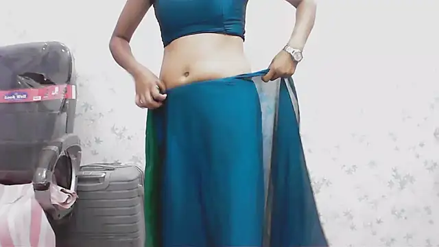 collage hoty online show from April 18, 2:59 am