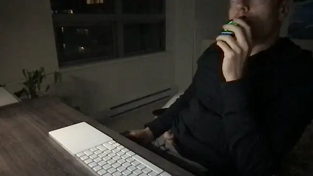 Gingerbushguy online show from December 2, 7:03 am