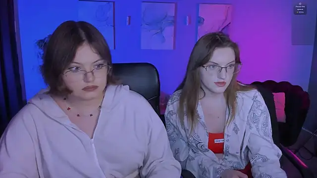 nikole kitt online show from April 18, 6:56 pm