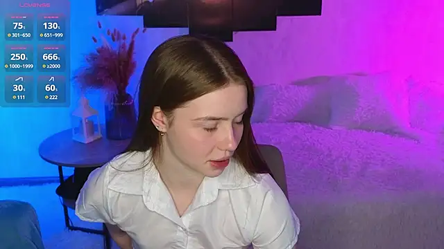 Snapshot of RandiEllett chatting on January 18, 11:22 pm RandiEllett online show from January 18, 11:22 pm
