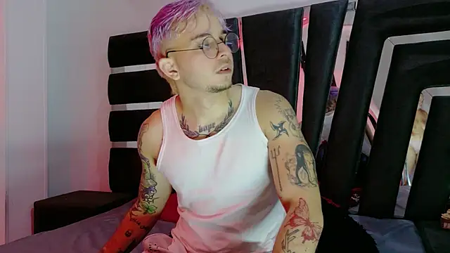 AliceandMax online show from January 15, 1:26 pm