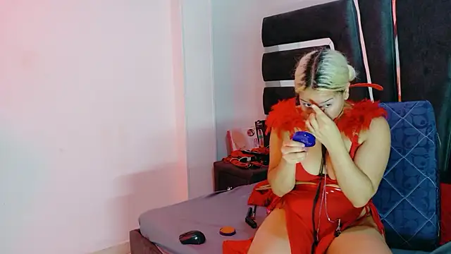 AliceandMax online show from February 20, 1:22 pm