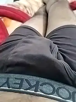 Snapshot of luckylads0037 chatting on March 19, 5:50 pm luckylads0037 online show from March 19, 5:50 pm