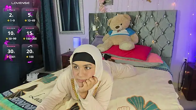 Snapshot of AliaAsad chatting on November 6, 12:50 pm AliaAsad online show from November 6, 12:50 pm