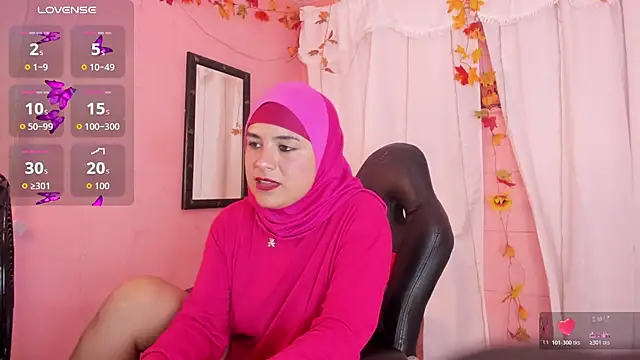 Snapshot of AliaAsad chatting on November 7, 12:38 pm AliaAsad online show from November 7, 12:38 pm