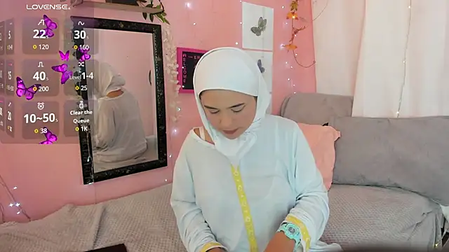 Snapshot of AliaAsad chatting on November 21, 12:37 pm AliaAsad online show from November 21, 12:37 pm