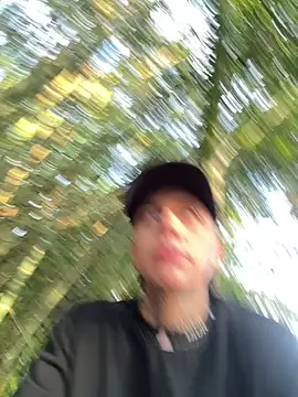 Snapshot of _PhillipBrown chatting on December 6, 12:05 pm PhillipBrown online show from December 6, 12:05 pm